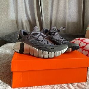 🆕 Women’s Nike Metcon 4 - Iron Gray